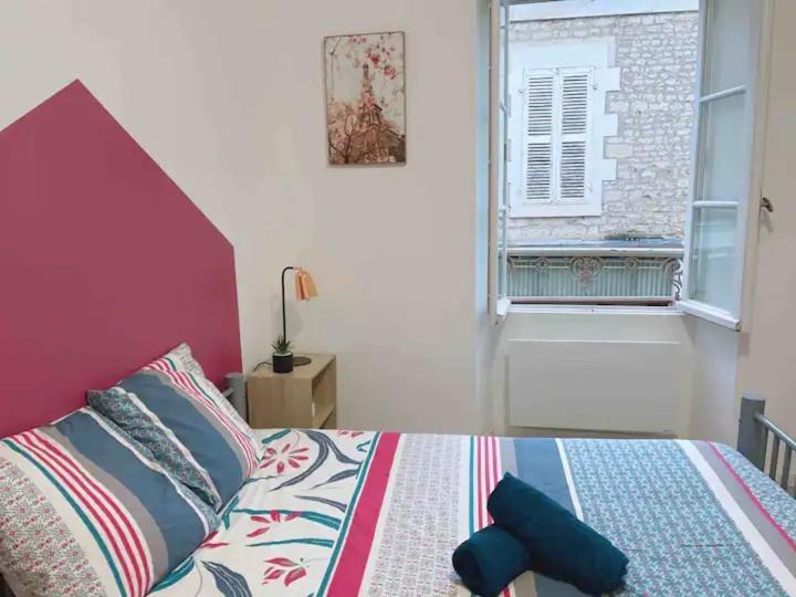 Jolie Appartement 2 Chambres 65M2 Au Centre Ville Fontenay-le-Comte Exterior foto